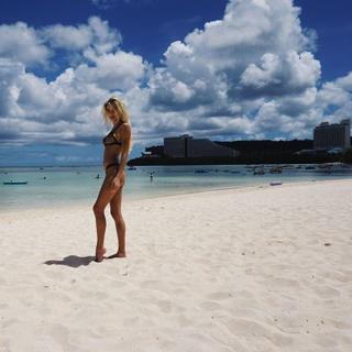 Pia Mia feet photo thumbnail