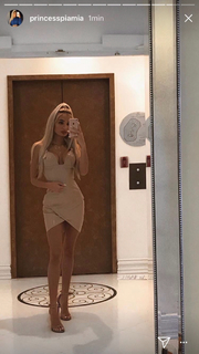Pia Mia feet photo thumbnail