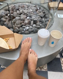 Pia Mia feet photo thumbnail