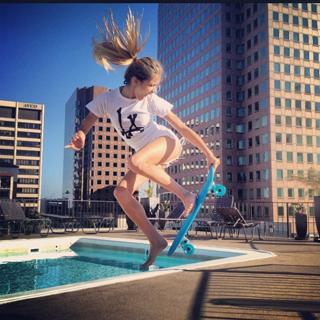Pia Mia feet photo thumbnail