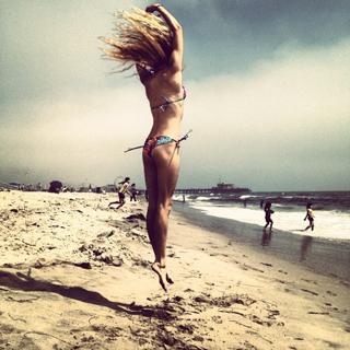 Pia Mia feet photo thumbnail