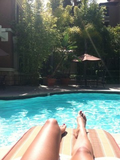 Pia Toscano feet photo thumbnail