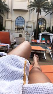 Pia Toscano feet photo thumbnail