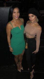 Pia Toscano feet photo thumbnail