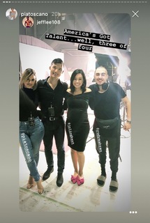 Pia Toscano feet photo thumbnail