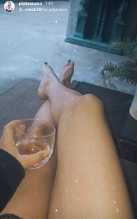 Pia Toscano feet photo thumbnail