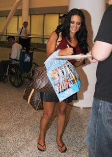 Pia Toscano feet photo thumbnail