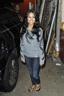 Pia Toscano feet photo thumbnail