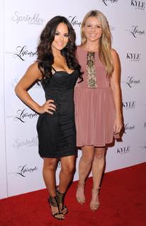 Pia Toscano feet photo thumbnail
