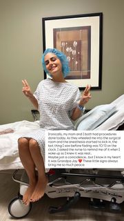 Pia Toscano feet photo thumbnail
