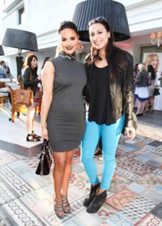 Pia Toscano feet photo thumbnail