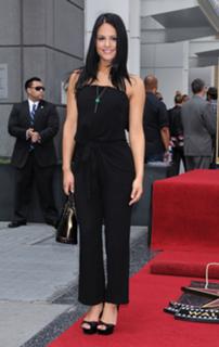Pia Toscano feet photo thumbnail