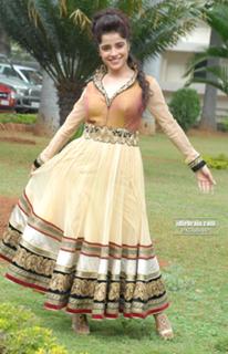 Piaa Bajpai feet photo 10