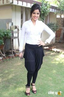 Piaa Bajpai feet photo 3
