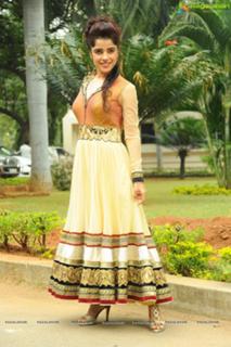 Piaa Bajpai feet photo 11