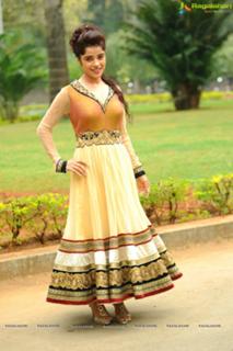 Piaa Bajpai feet photo 6
