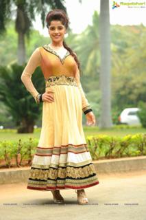 Piaa Bajpai feet photo 5