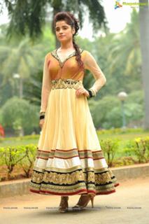 Piaa Bajpai feet photo 4