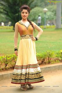 Piaa Bajpai feet photo 3