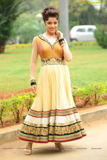 Piaa Bajpai feet photo 1