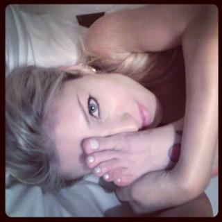 Pietra Príncipe feet photo thumbnail