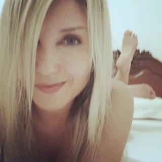 Pietra Príncipe feet photo thumbnail