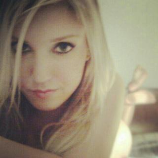 Pietra Príncipe feet photo thumbnail