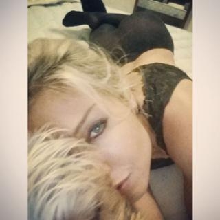 Pietra Príncipe feet photo thumbnail