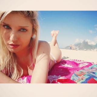 Pietra Príncipe feet photo thumbnail