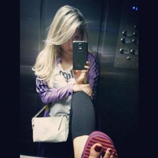 Pietra Príncipe feet photo thumbnail