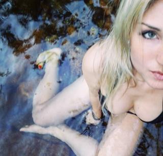 Pietra Príncipe feet photo thumbnail