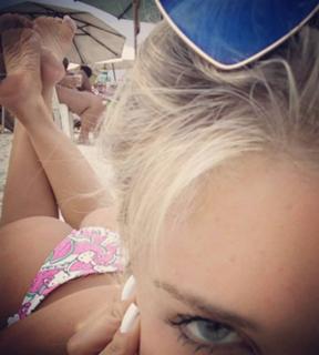 Pietra Príncipe feet photo thumbnail