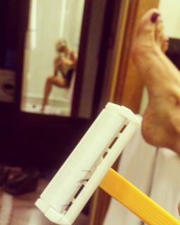 Pietra Príncipe feet photo thumbnail