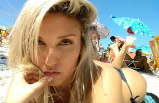 Pietra Príncipe feet photo thumbnail