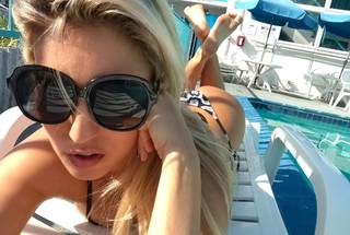 Pietra Príncipe feet photo thumbnail