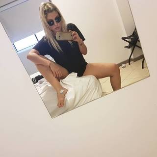 Pietra Príncipe feet photo thumbnail