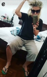 Pietra Príncipe feet photo thumbnail