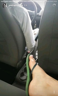Pietra Príncipe feet photo thumbnail