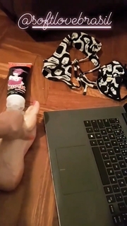 Pietra Príncipe feet photo thumbnail