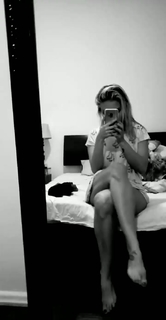 Pietra Príncipe feet photo thumbnail