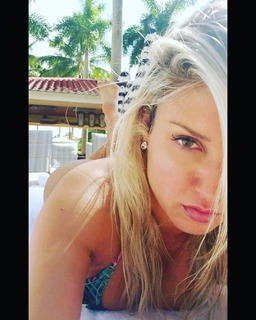 Pietra Príncipe feet photo thumbnail