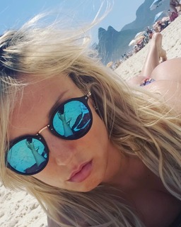 Pietra Príncipe feet photo thumbnail