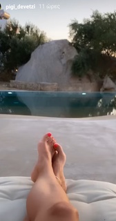 Pigi Devetzi feet photo 6