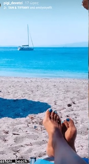 Pigi Devetzi feet photo 2