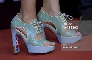 Pilar Rubio feet photo thumbnail