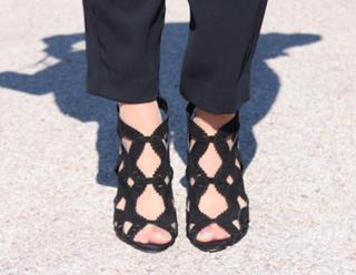 Pilar Rubio feet photo thumbnail