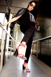 Pilar Rubio feet photo thumbnail