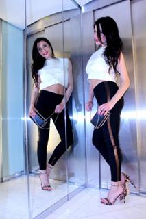 Pilar Rubio feet photo thumbnail