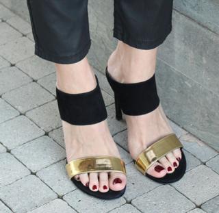 Pilar Rubio feet photo thumbnail