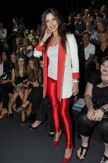 Pilar Rubio feet photo thumbnail
